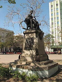 Statue of Marta Abreu in Parque Vidal