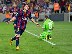 Lionel Messi (front, no. 10) has been used in the false 9 position to much success throughout parts of his career.