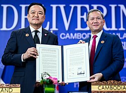 PM Hun Manet and Thai PM Anutin Charnvirakul sign the Kuala Lumpur Peace Accord on 25 October 2025 at the ASEAN Summit