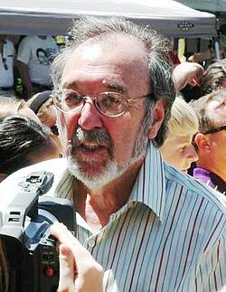 James L. Brooks won for Terms of Endearment (1983).