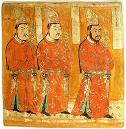 Uyghur royals in Chinese-style dresses