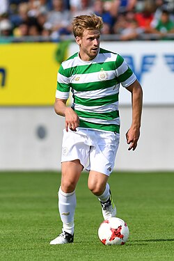 Armstrong playing for Celtic in 2017
