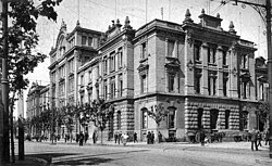 Once de Septiembre, the new terminus, opened in 1883.