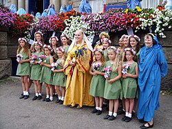 The Lady of Cornwall with her flower girls at the 2007 Esedhvos in Penzance.