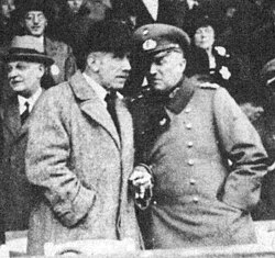 Chancellor Franz von Papen (left) with his eventual successor, the Minister of Defence Kurt von Schleicher