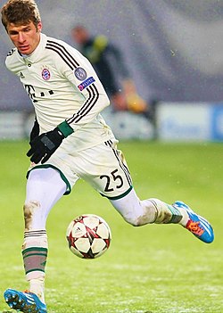 Müller playing for Bayern in 2013