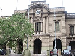 Córdoba Mitre station façade.