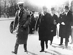 Freiderich von Payer (centre) with Max von Baden (left)