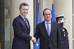 Macri with the French president, François Hollande in Paris