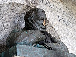 Noseless bust at the Rhodes Memorial, Cape Town