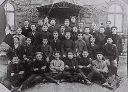Poalei Zion's "Ezra" group in Płońsk, 1905. David Grün (David Ben-Gurion) in the first row, third on the right