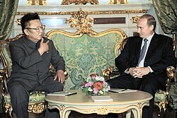 Kim talking with Russian president Vladimir Putin during his 2001 meeting in Moscow