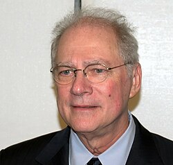 Barry Levinson won for Rain Man (1988).