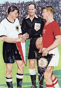 The captains Fritz Walter and Ferenc Puskás with referee Ling (Liebig football card from 1966)