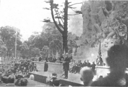 President Warren G. Harding at the dedication of the monument