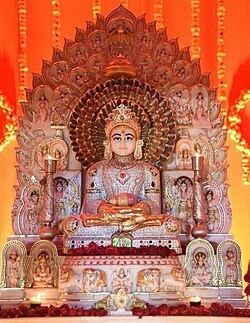 Parshwanatha founded Jain vegetarianism in the 9th century BCE