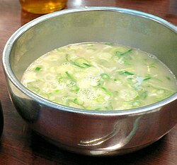 Seolleongtang, one of the types of gomguk