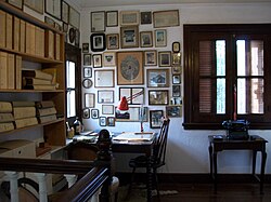 His study at El Paraíso