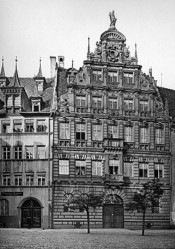 The Pellerhaus in Nuremberg was one of the most important buildings of the Renaissance period from 1605 until the destruction of its façade in 1945.