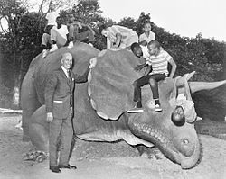 Uncle Beazley and S. Dillon Ripley at the opening of the Anacostia Neighborhood Museum on September 15, 1967
