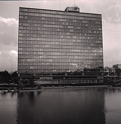 Palazzo ENI, Rome, built 1959–1962.[9] Photo by Paolo Monti, 1967