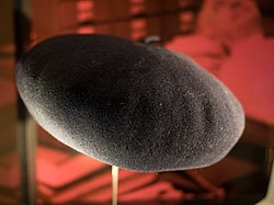 Pauling's beret on display at the Nobel Prize Museum