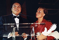 Ali with wife Lonnie in Washington, D.C., 2001