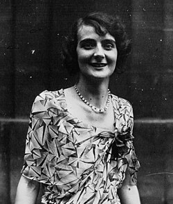 Yvonne Desportes, 1930