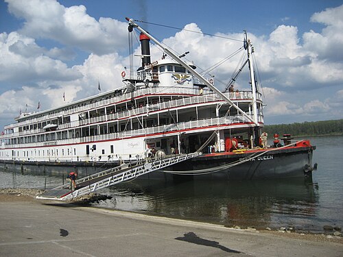 Delta Queen at Paducah, Kentucky, 2007.