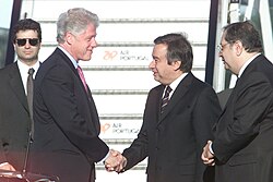 Guterres with Bill Clinton, in May 2000