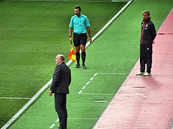 Klopp (right) managing Liverpool in 2016