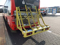 Bus with repeater plate, due to the bike carrier