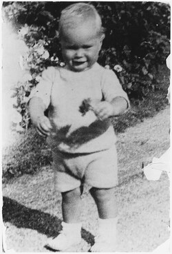 Bush at his grandfather's house in Kennebunkport, Maine, c. 1925