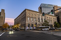 NEC's main building at 290–94 Huntington Avenue was built in 1901, designed by Wheelwright and Haven, and is the location of Jordan Hall.