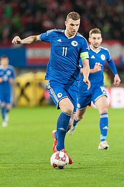 Džeko playing for Bosnia and Herzegovina in 2015