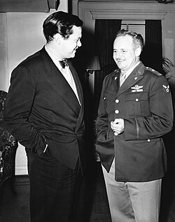 Welles and Col. Arthur I. Ennis, head of the public relations branch of the Army Air Forces, discuss plans for the CBS Radio series Ceiling Unlimited (October 1942).