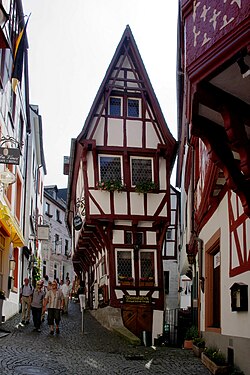 The Spitzhäuschen, a narrow, timber-frame house in Bernkastel at the river Moselle, built in 1417