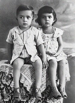 Lula and his sister Maria in 1949