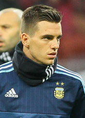 Lo Celso warming up for Argentina in 2017