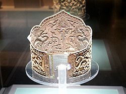 Liao dynasty crown – back