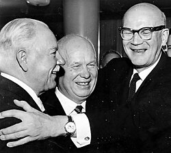 From left to right: Soviet head of state Kliment Voroshilov, Soviet first secretary Nikita Khrushchev, and Finnish president Urho Kekkonen at Moscow in 1960