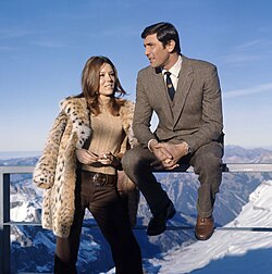 Diana Rigg and George Lazenby on set