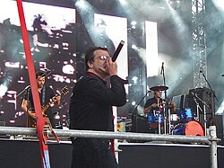 Van Gogh performing in 2007