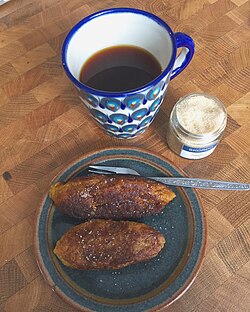 Salvadoran empanadas de plátano with coffee
