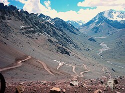 National Route A006, Mendoza. Las Cuevas River is on the right.