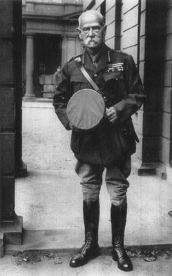 Roberts on his 82nd birthday, in a First World War uniform