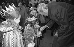 Star singers visit President Karl Carstens (1982)