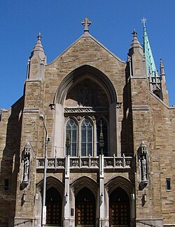 Three doors representing the trinity at a cathedral in Cleveland, Ohio[202]