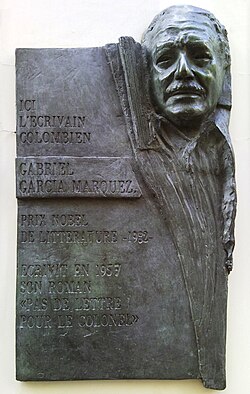 Commemorative plaque at the Hotel des Trois Collèges in Paris (France), where García Márquez lived in 1956