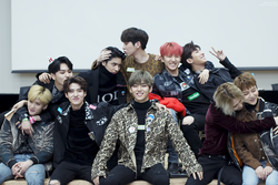 Pentagon at fansign on December 17, 2017.